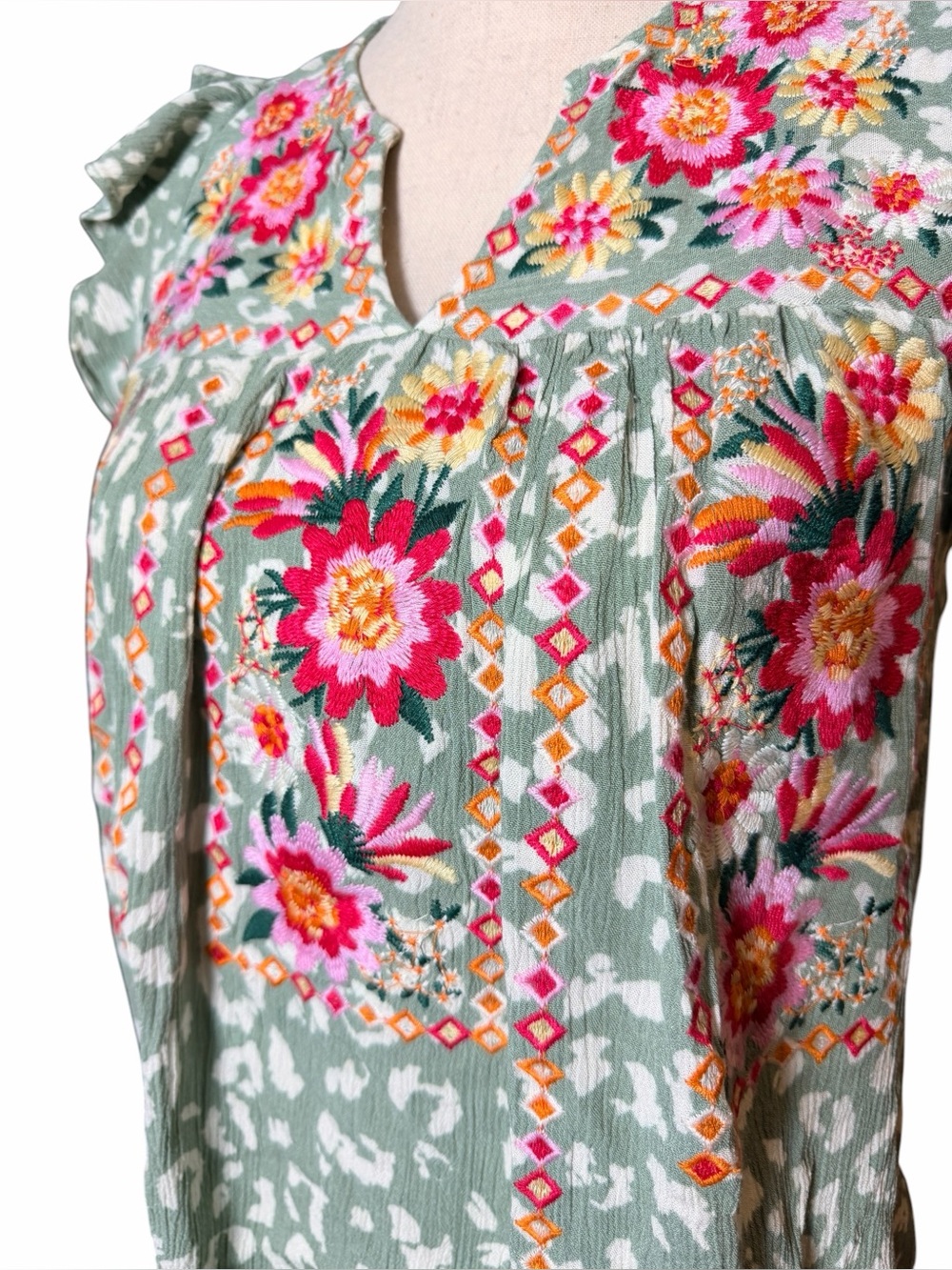 Savanna Jane Boho Embroidered Top Green Leopard Print Flutter Sleeve Size Small - Picture 5 of 12
